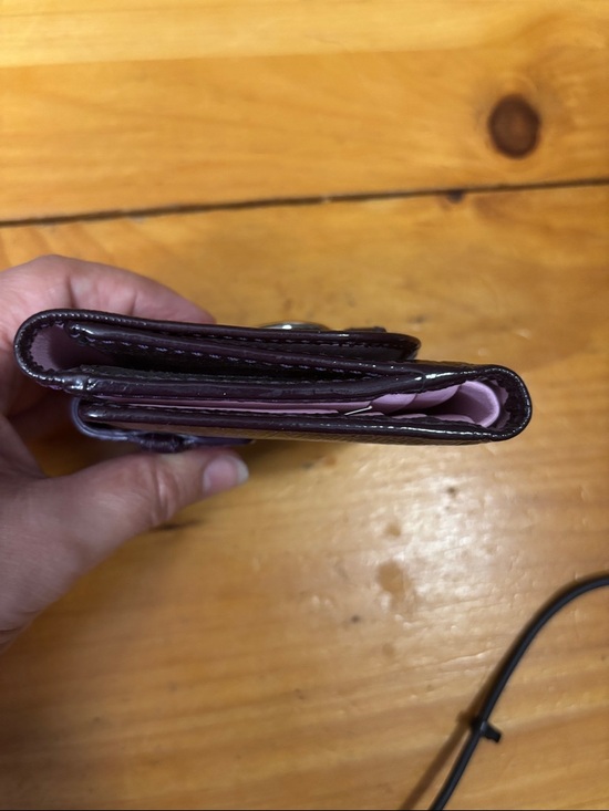Coach patent leather wallet. - Picture 14 of 16